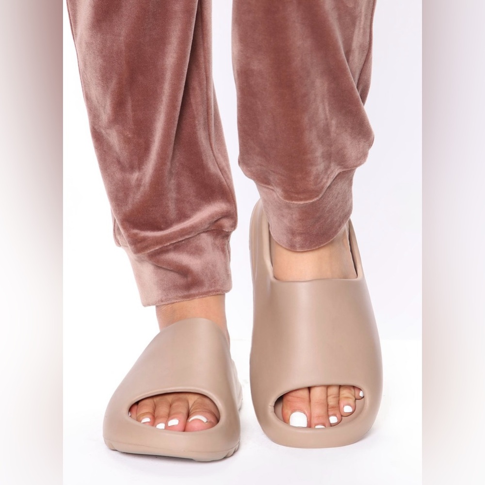 Fashion Nova Tan Women's Slippers
